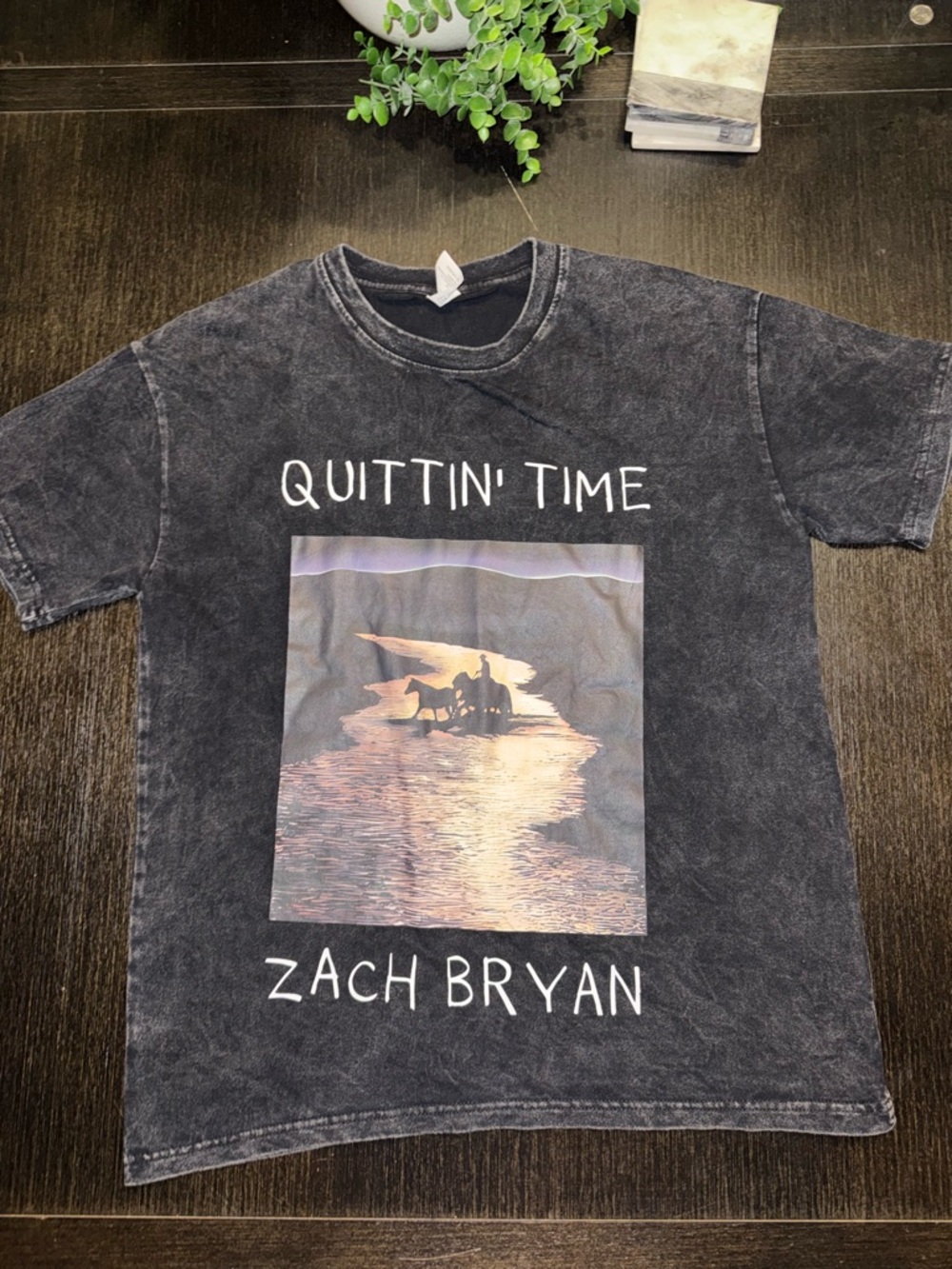 Zach Bryan Size M 24’ Tour Washed Graphic Tee